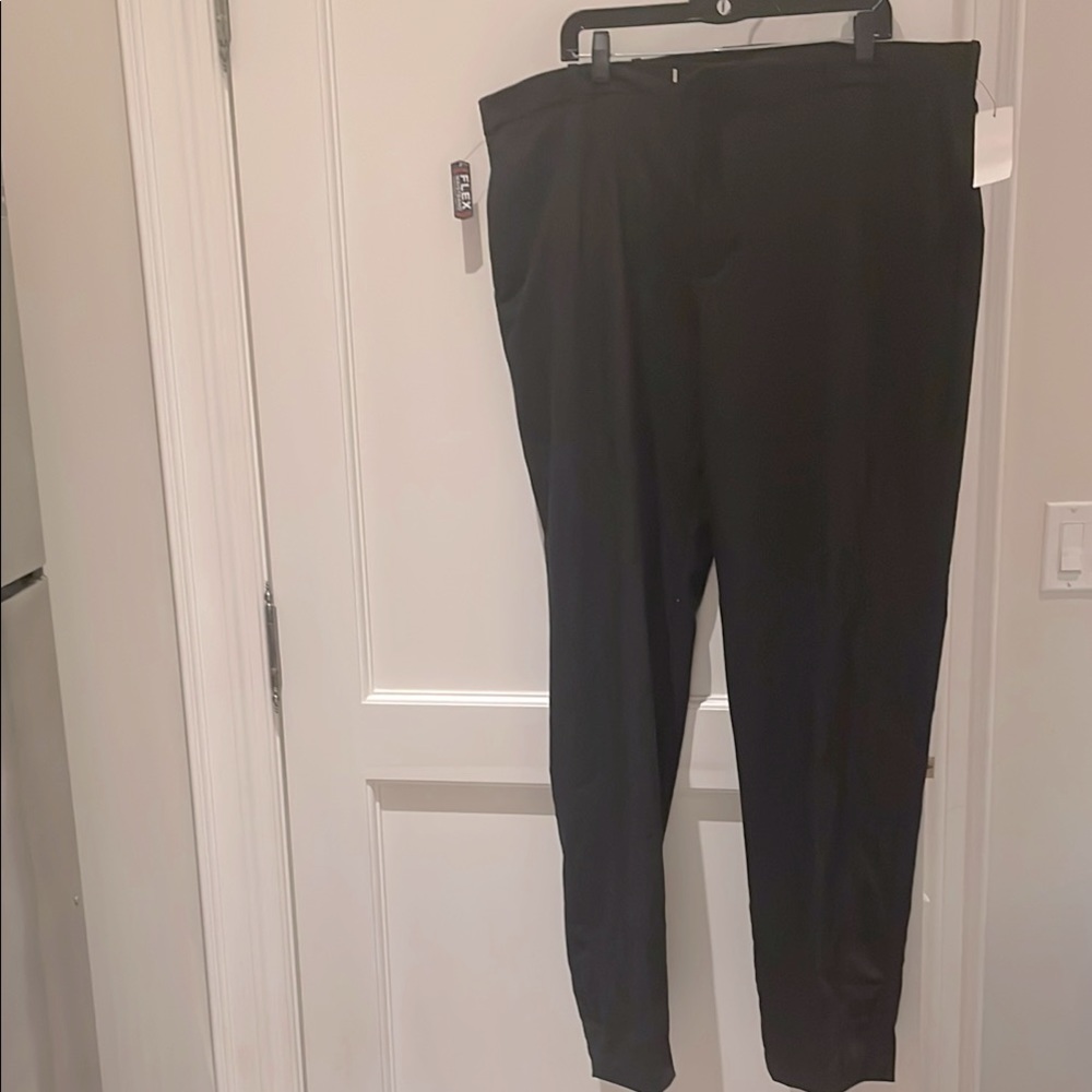 BNWT Van Heusen Flex Fit Men's Black Pants HZ